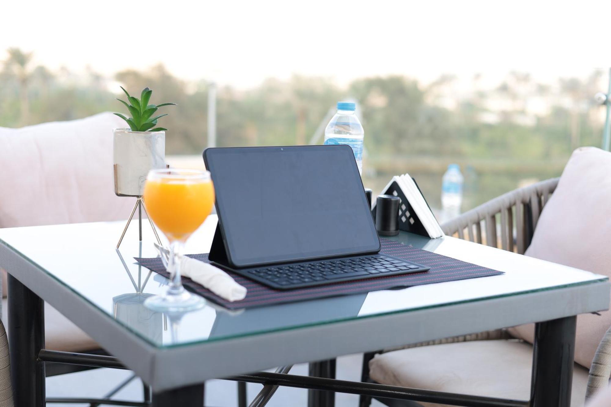 Golden Palm Sunrise Inn Kafrat al Jabal Ngoại thất bức ảnh