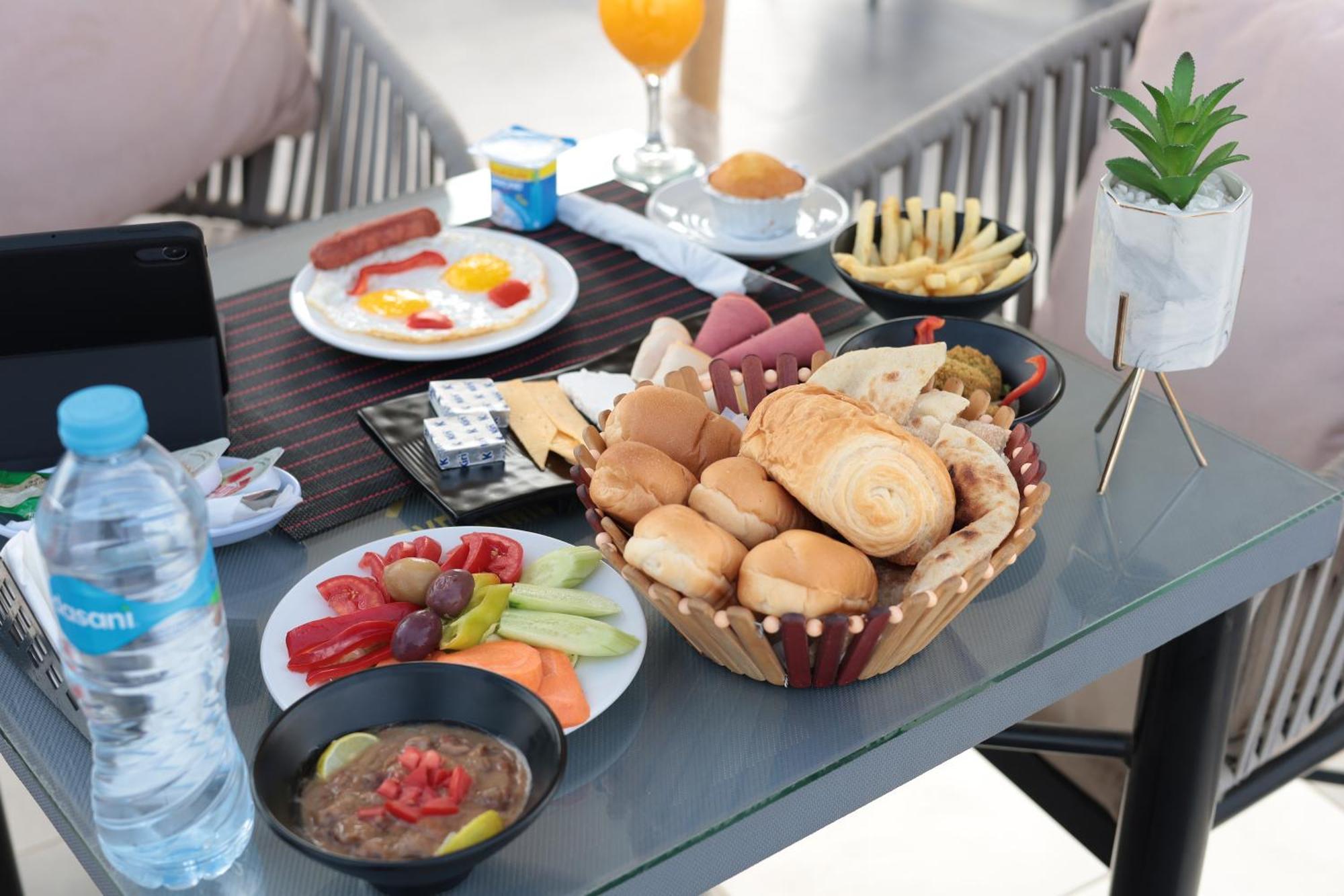 Golden Palm Sunrise Inn Kafrat al Jabal Ngoại thất bức ảnh