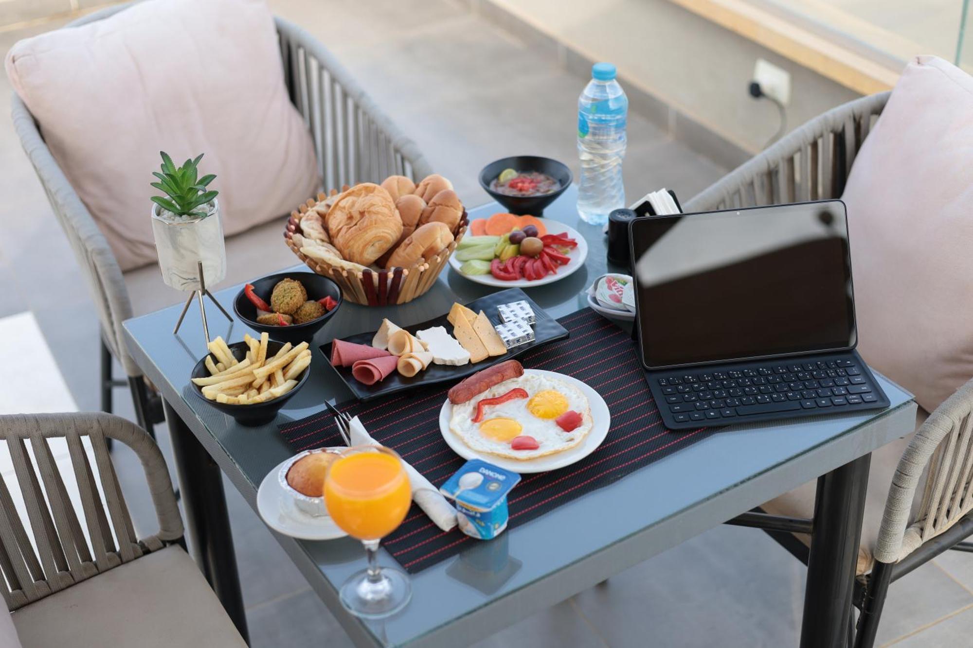 Golden Palm Sunrise Inn Kafrat al Jabal Ngoại thất bức ảnh